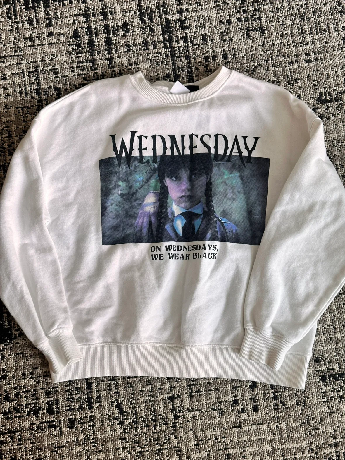 Girls Sweatshirts and sweaters thumbnail