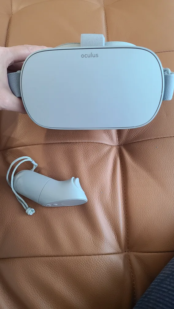 Oculus Go VR Headset thumbnail