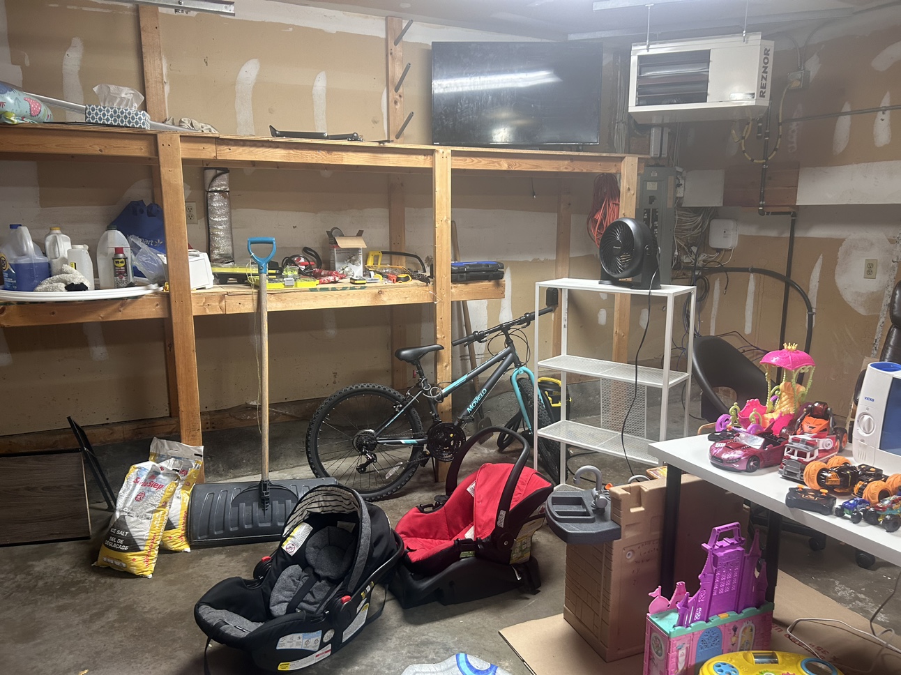 Electric,toys ,office,chairs ,bicks need all gone today - photo 2
