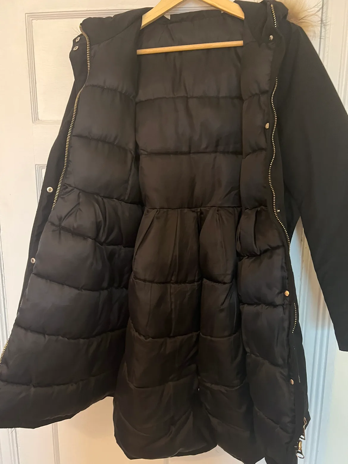 Black Winter Coat with Fur Trimmed Hood image indicator(4)