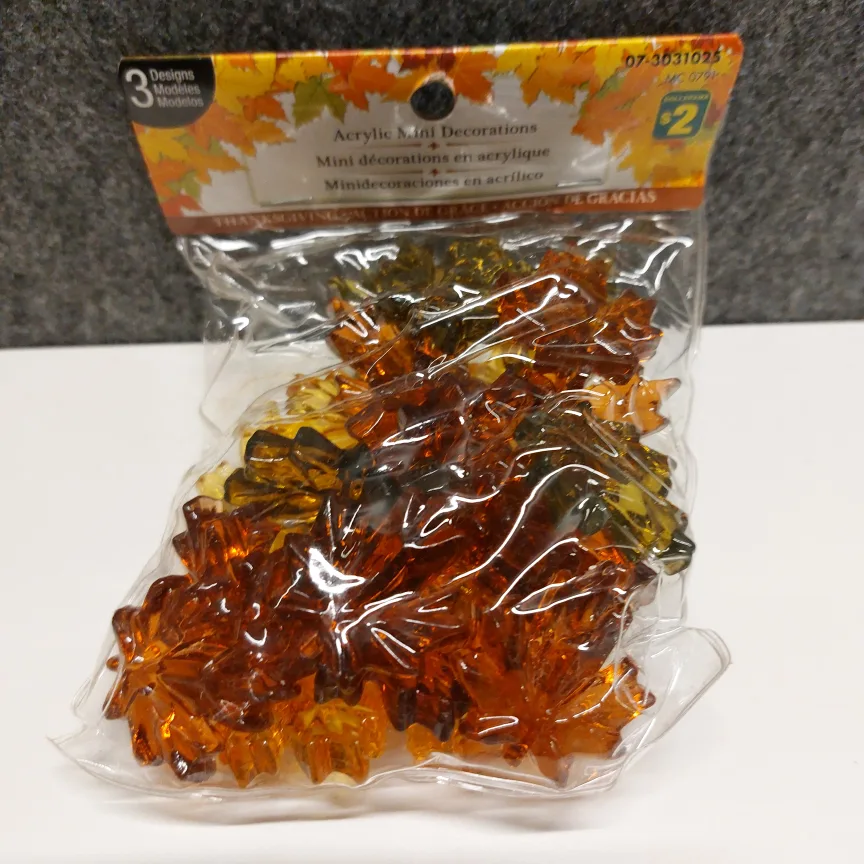 Bundle: Autumn Acrylic Mini Decorations + Sequins image indicator(5)
