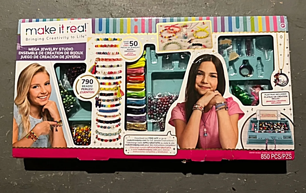 Make It Real Mega Jewelry Studio image indicator(2)