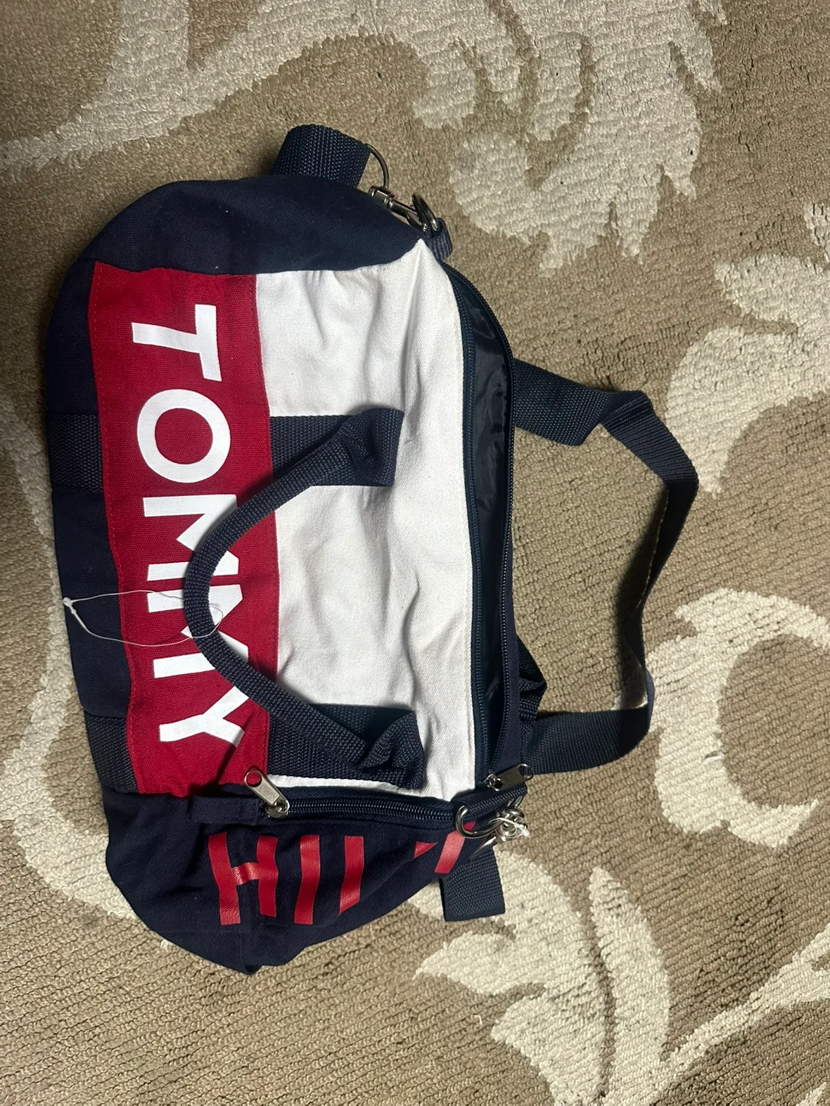 Tommy Hilfiger Weekend Bag image indicator(3)
