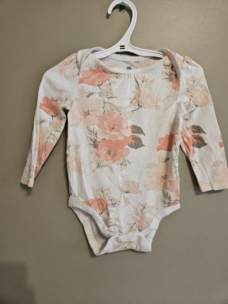 bundle pre-owned baby girl clothes size 12-18 months - photo 2