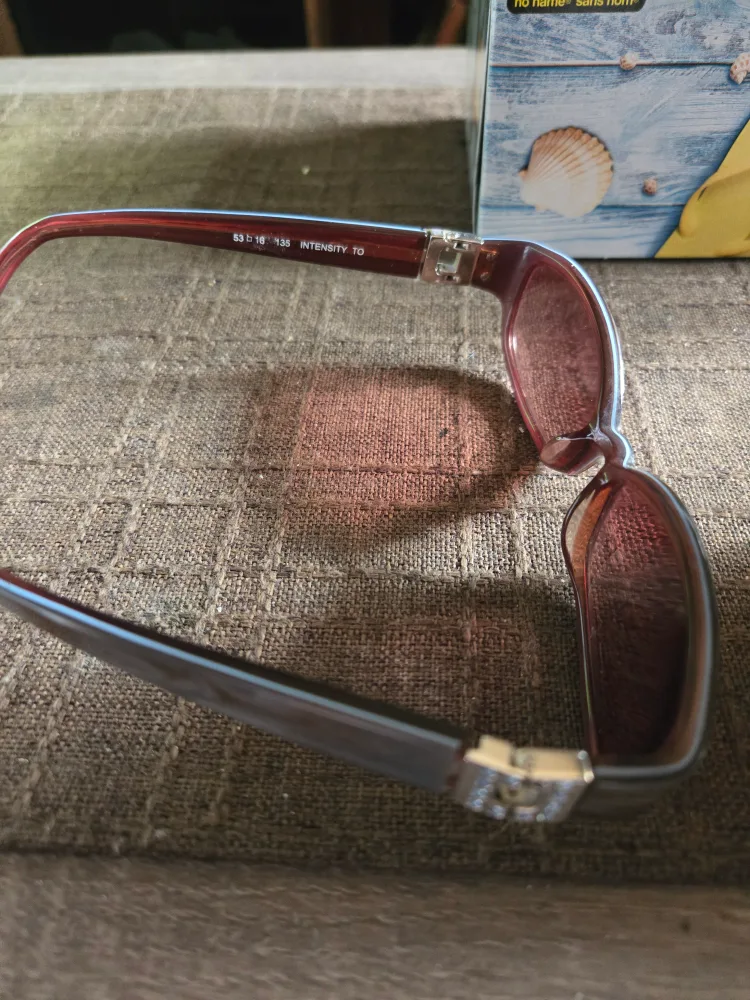 Vera Wang Sunglasses image indicator(4)