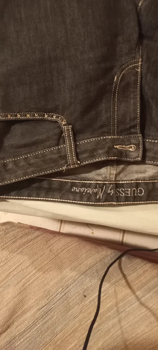 GUESS by Marciano Jeans image indicator(4)