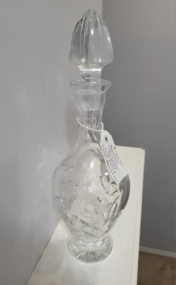 Cut Crystal Decanter with Floral Etchings image indicator(5)