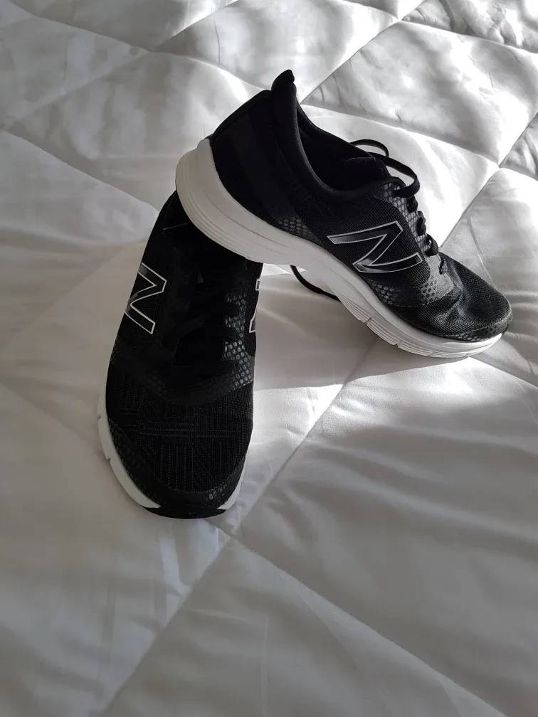 New Balance Running Shoes - Black image indicator(4)