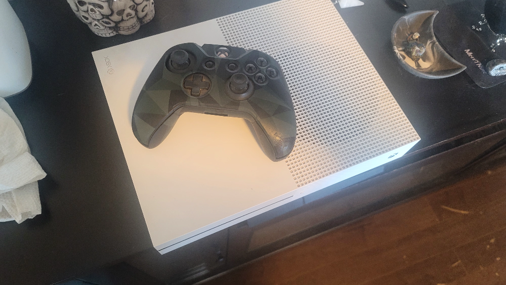 Xbox One S Console with Controller - photo 2