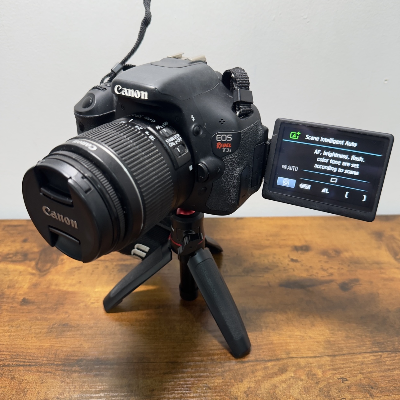 Canon Rebel T3i with 18-55mm lens, 2 batteries ,Charger,	16GB - photo 2