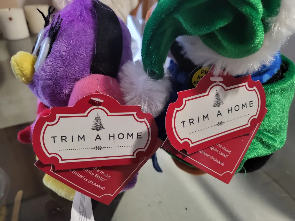 Two Animated Singing Penguin Toys image indicator(2)