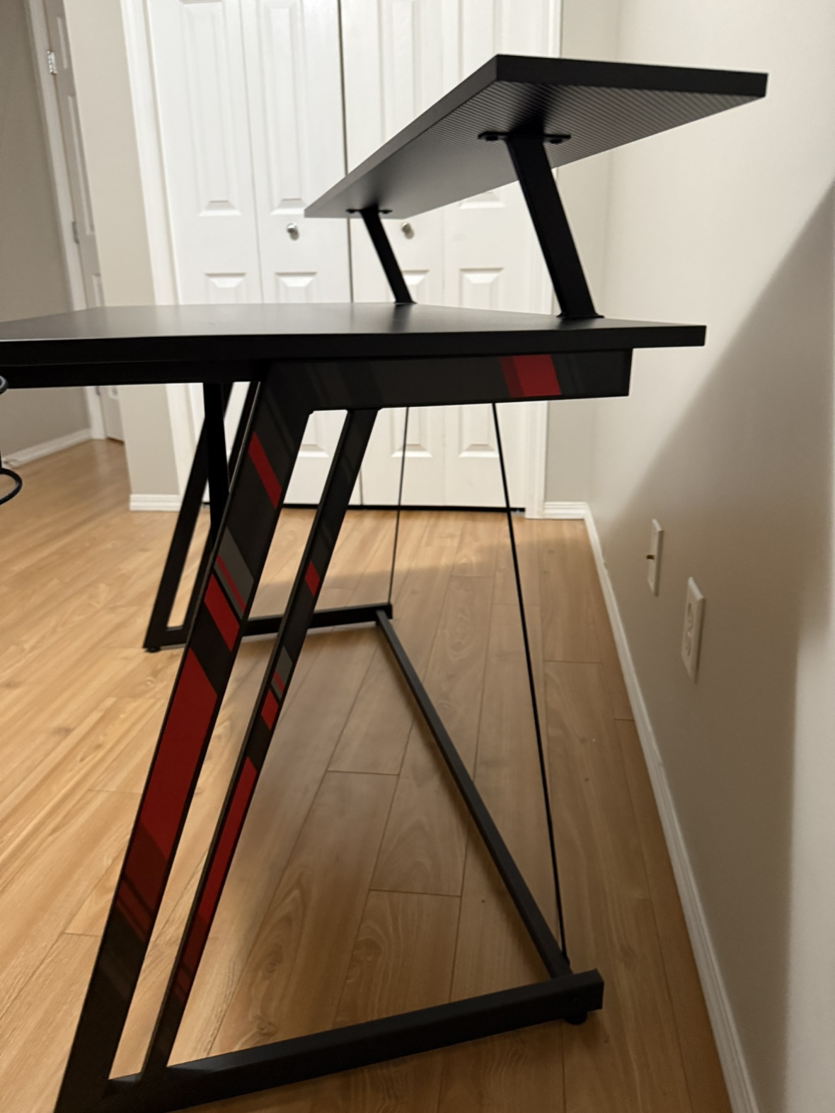 Gaming Desk - photo 3