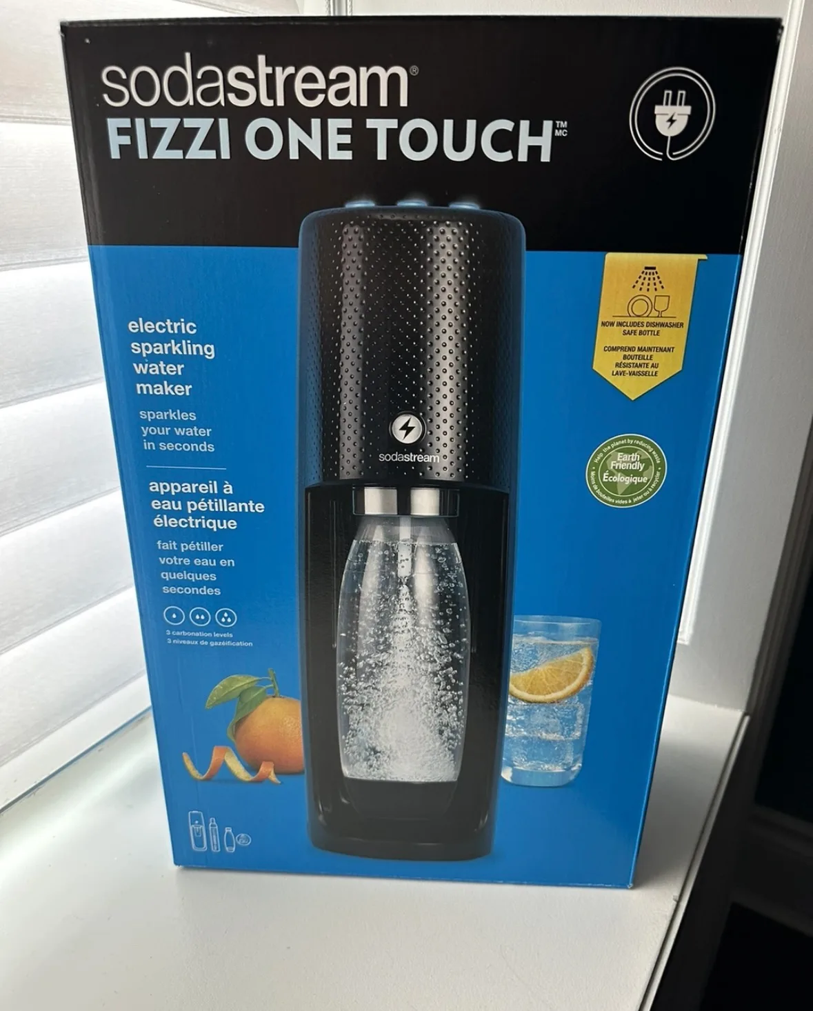SodaStream FIZZI One Touch Sparkling Water Maker thumbnail