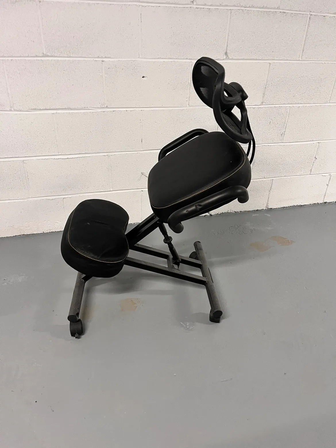 Kneeling Chair thumbnail