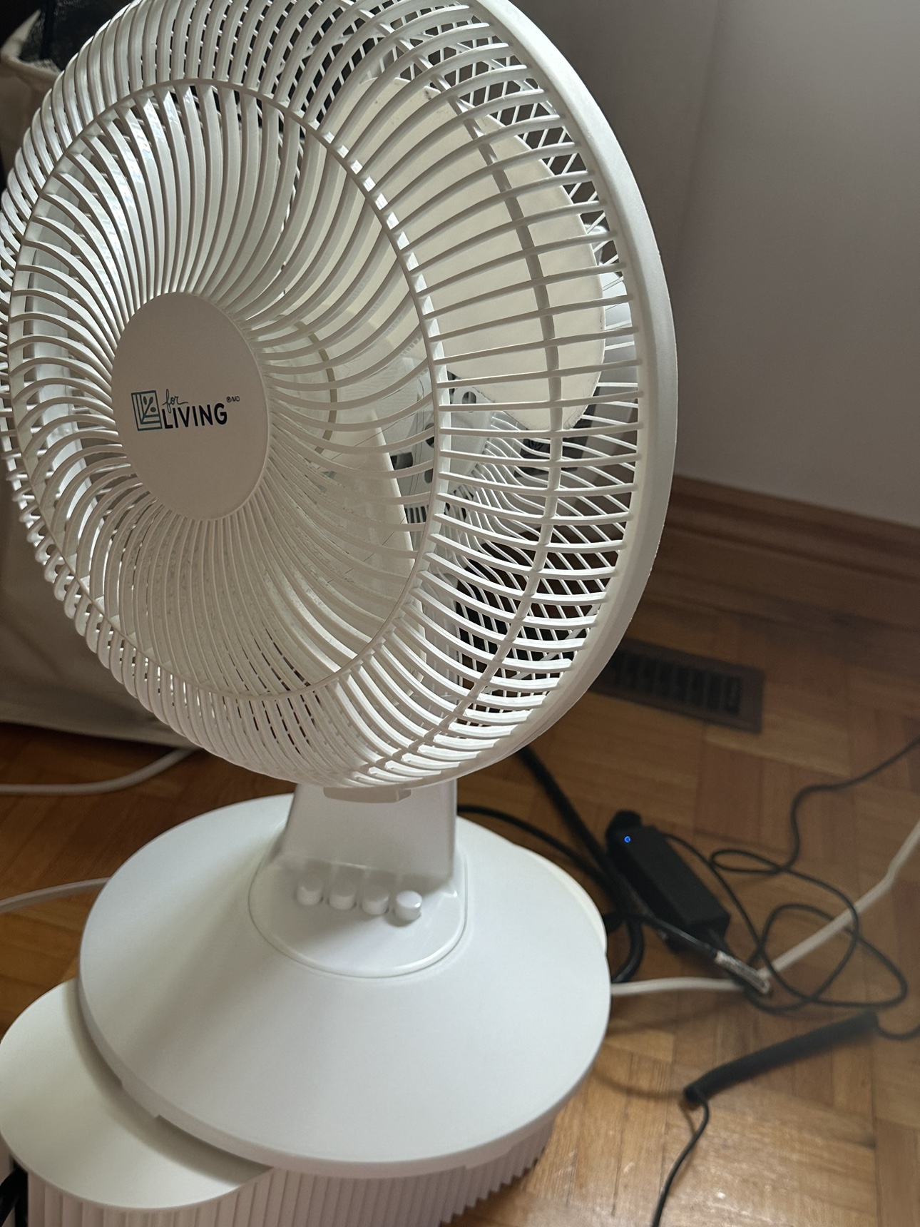 White Desk Fan - photo 4