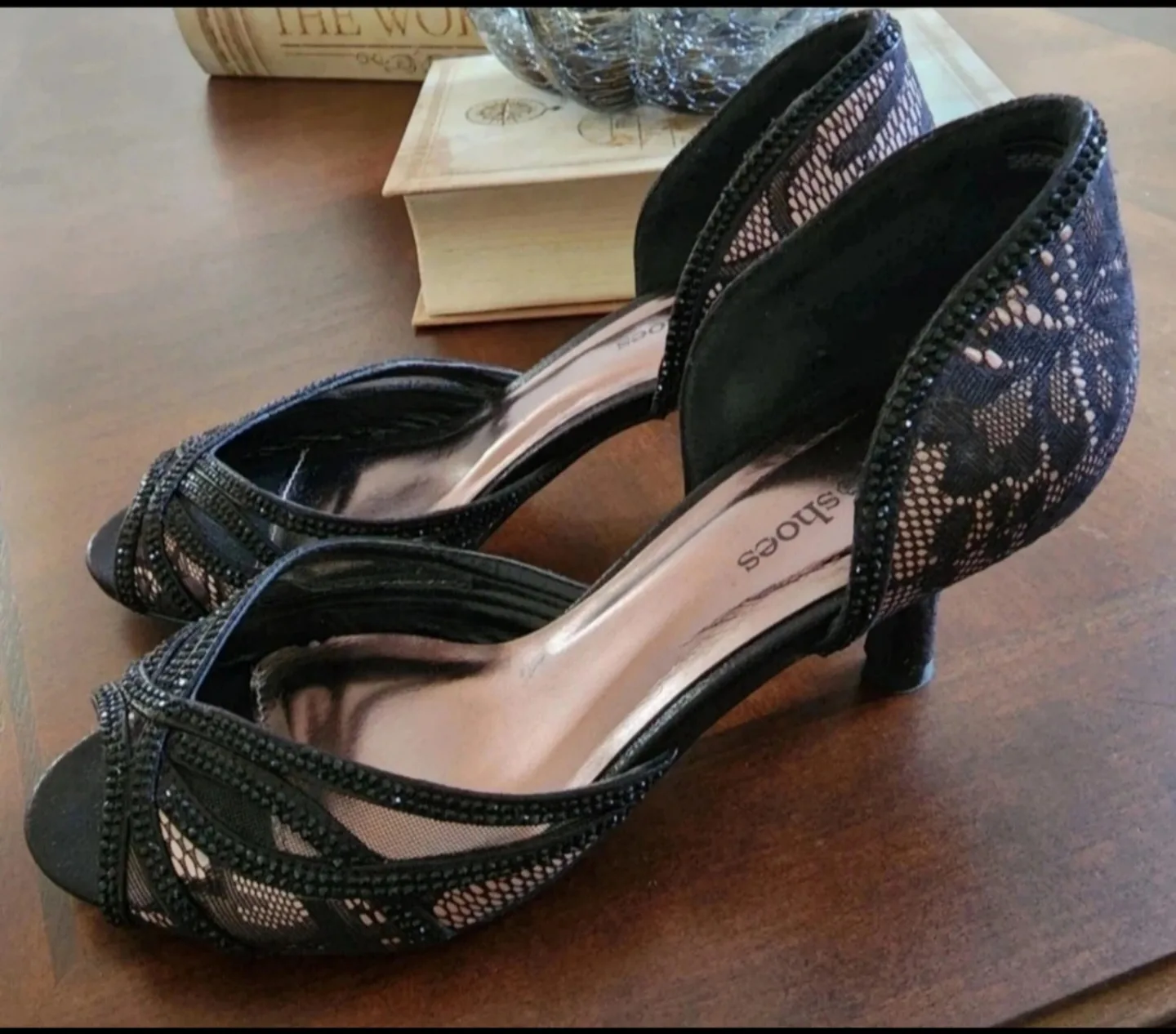 Black Lace Peep Toe Heels image indicator(3)