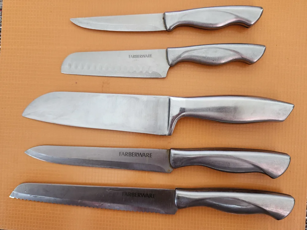 Set of 5 Farberware Knives thumbnail