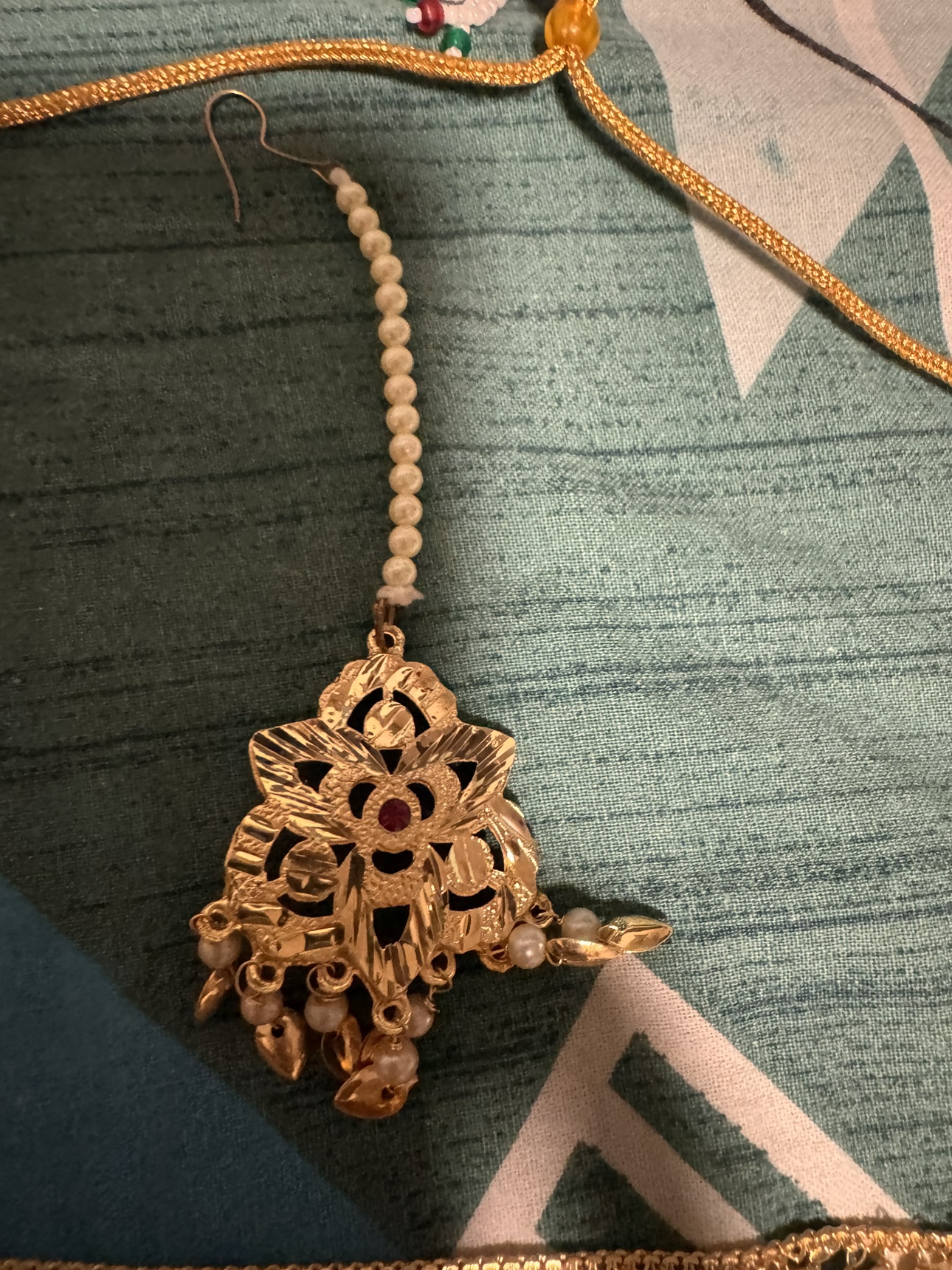 Gold Tone Jewellery Set - photo 5