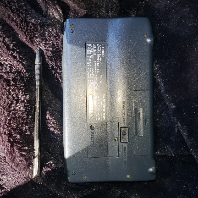 Sharp Zaurus ZR-3000 PDA - photo 3