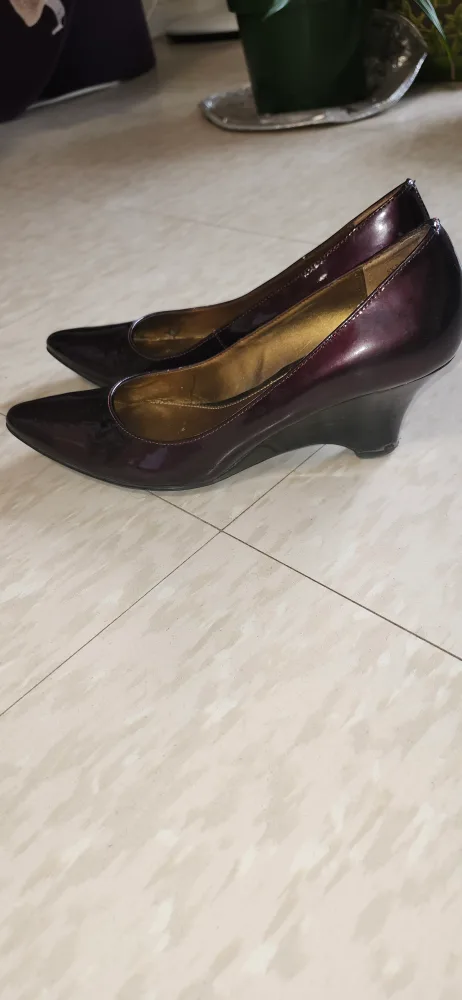 Ann Klein Patent Leather Wedge Heels image indicator(2)