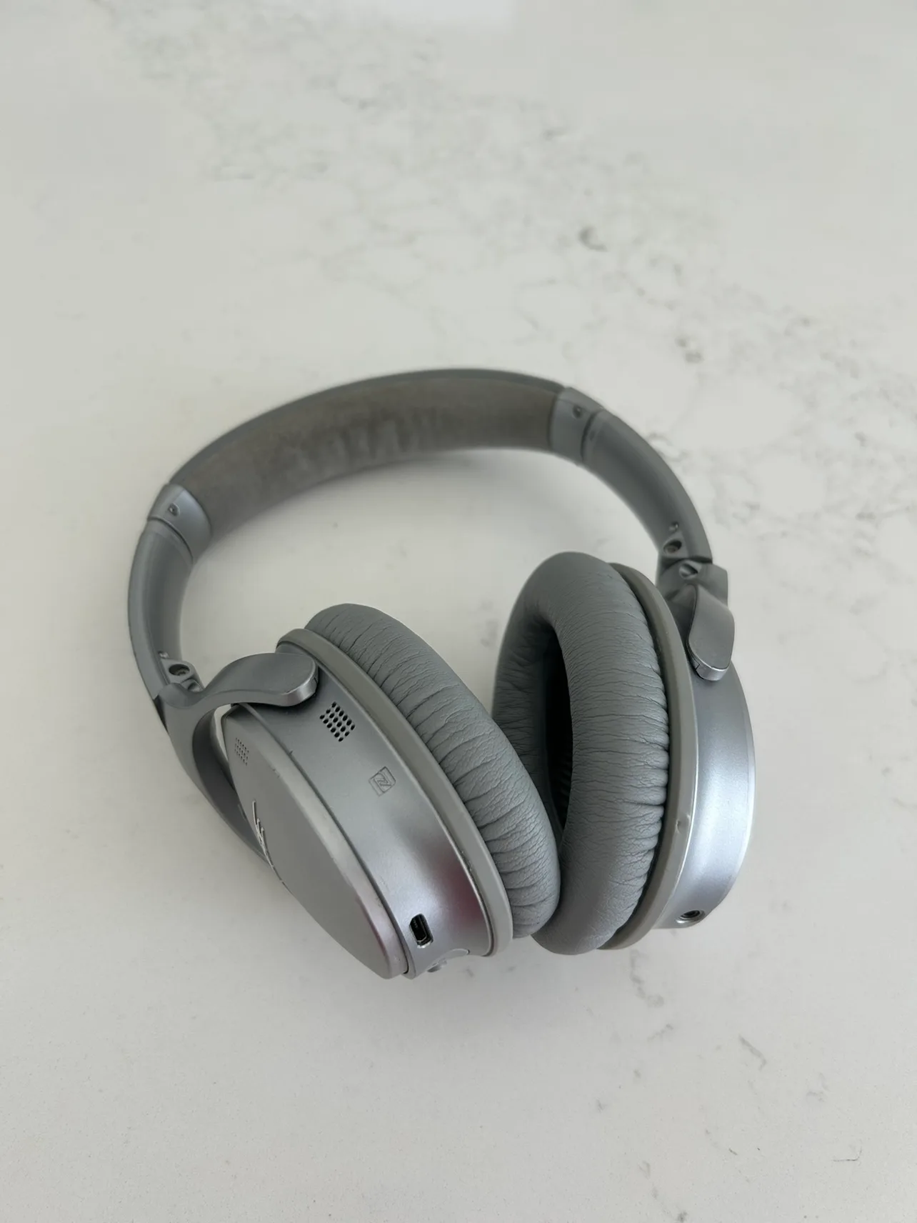 Bose QuietComfort 35 II Wireless Headphones image indicator(4)