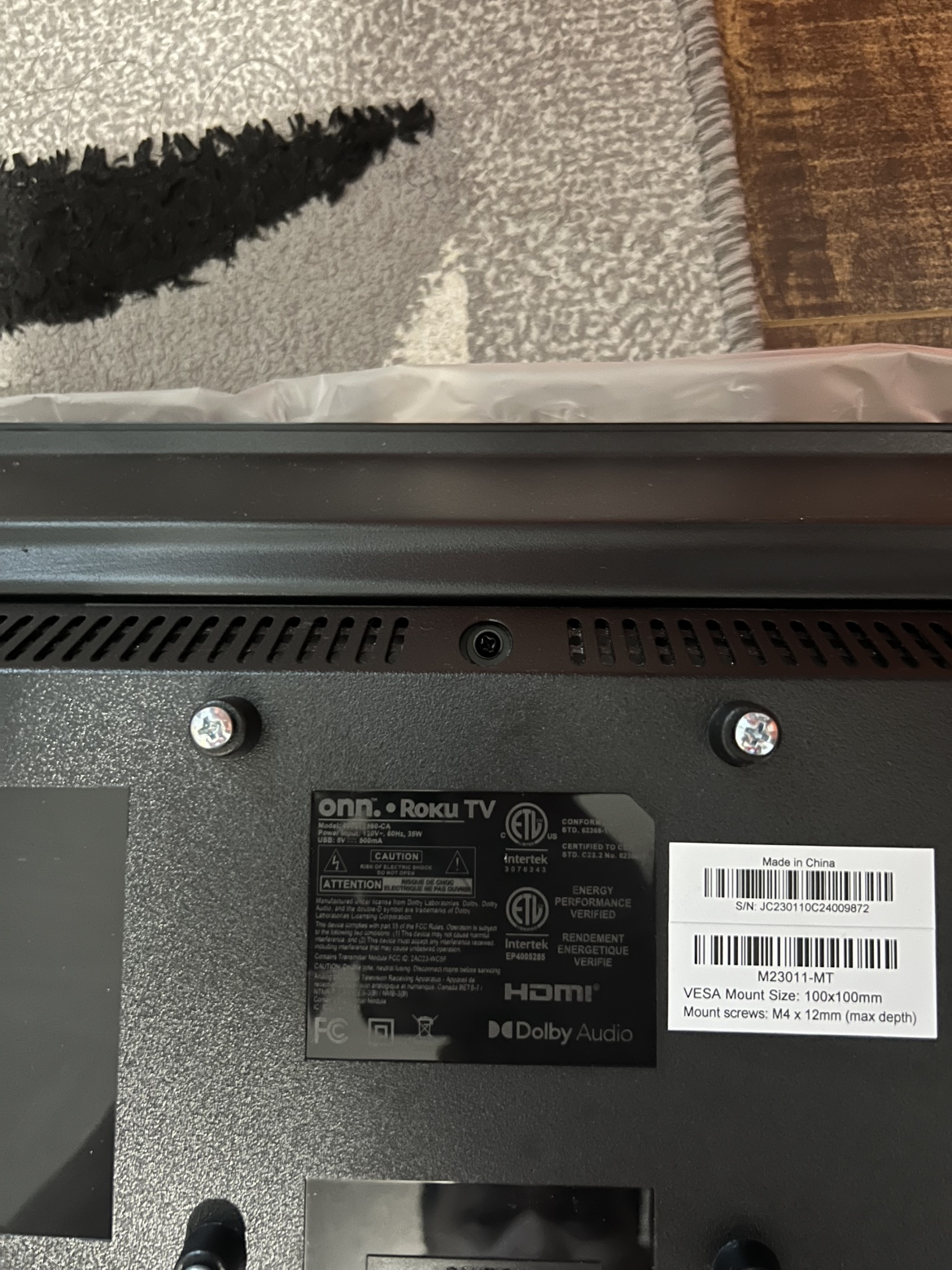 24" Onn Roku TV - photo 5