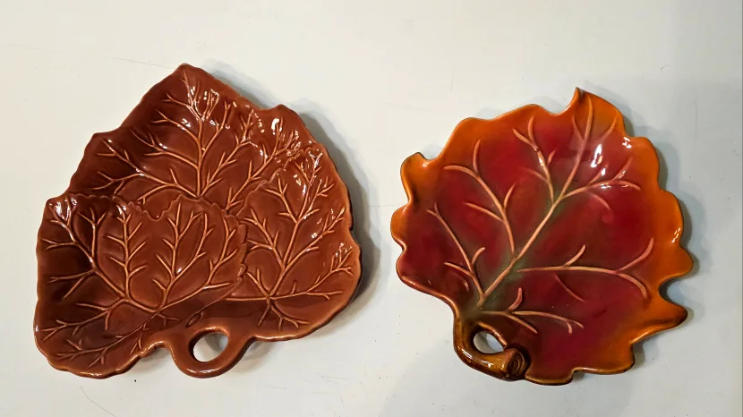 Leaf Shaped Serving Dishes thumbnail