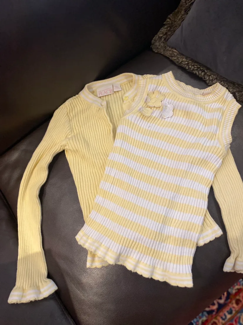 Girls' 3-Piece Outfit. Size 6-8 image indicator(2)