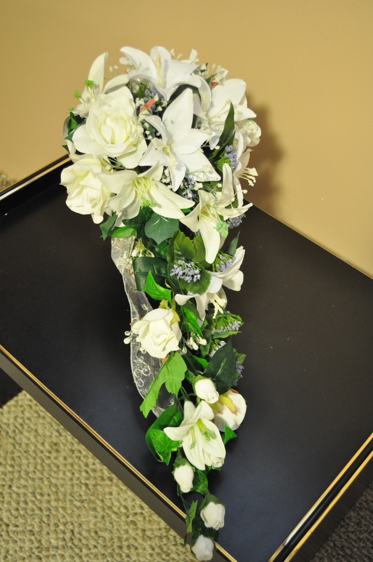 White Wedding Bouquet - photo 3