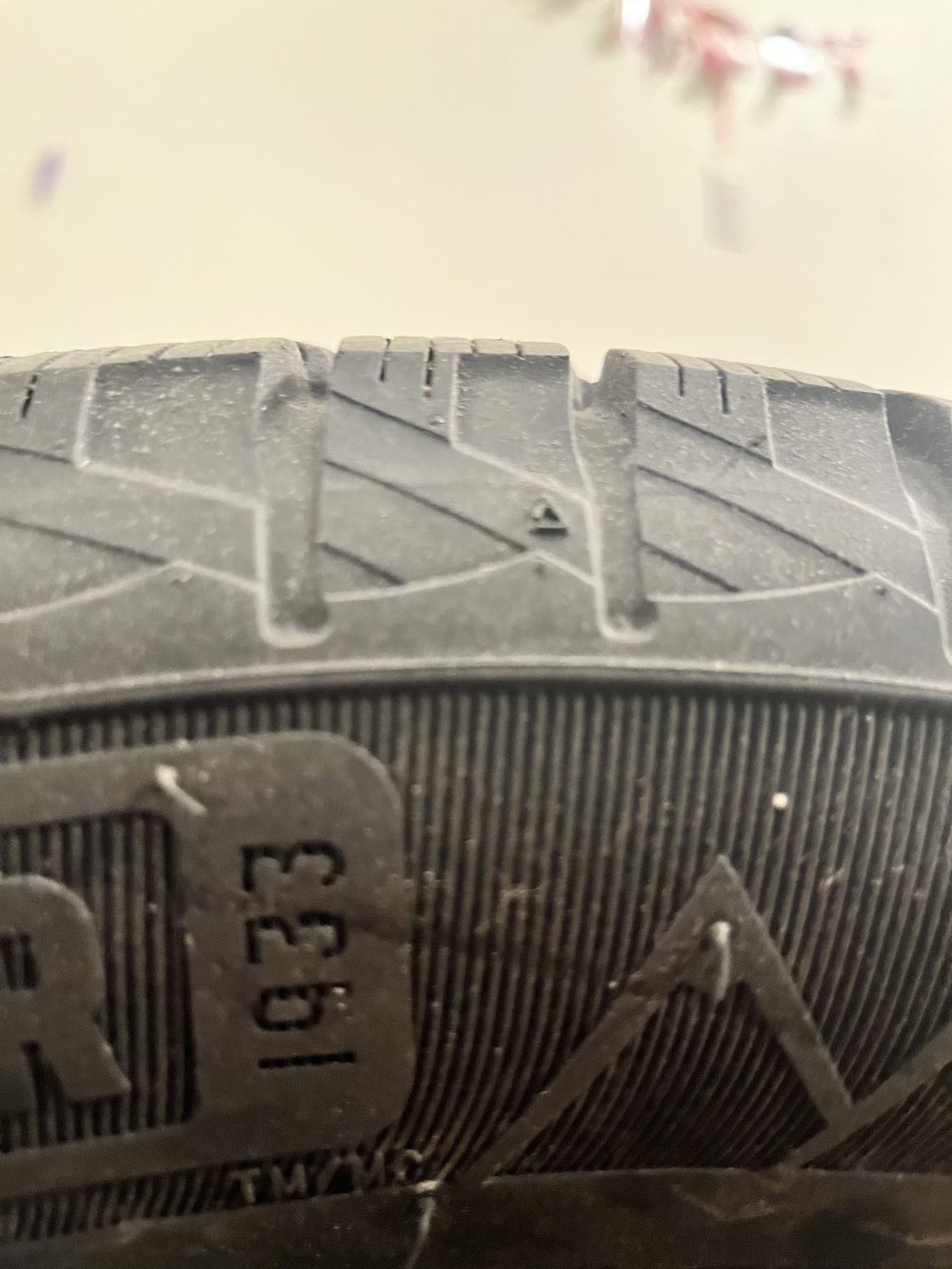 Motomaster Winter Edge 215/55R16 Tire and Wheel (1 set) - photo 4