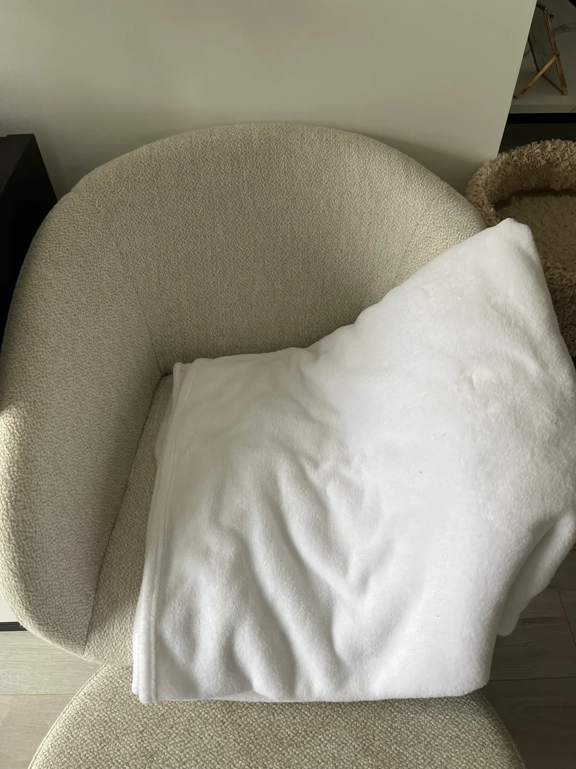 White Fleece Throw Blanket thumbnail