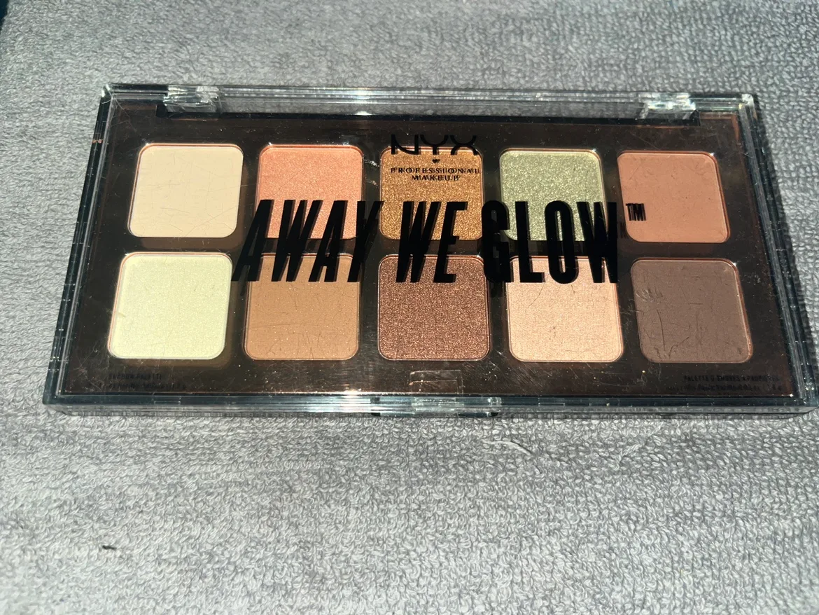 NYX Away We Glow Eyeshadow Palette thumbnail
