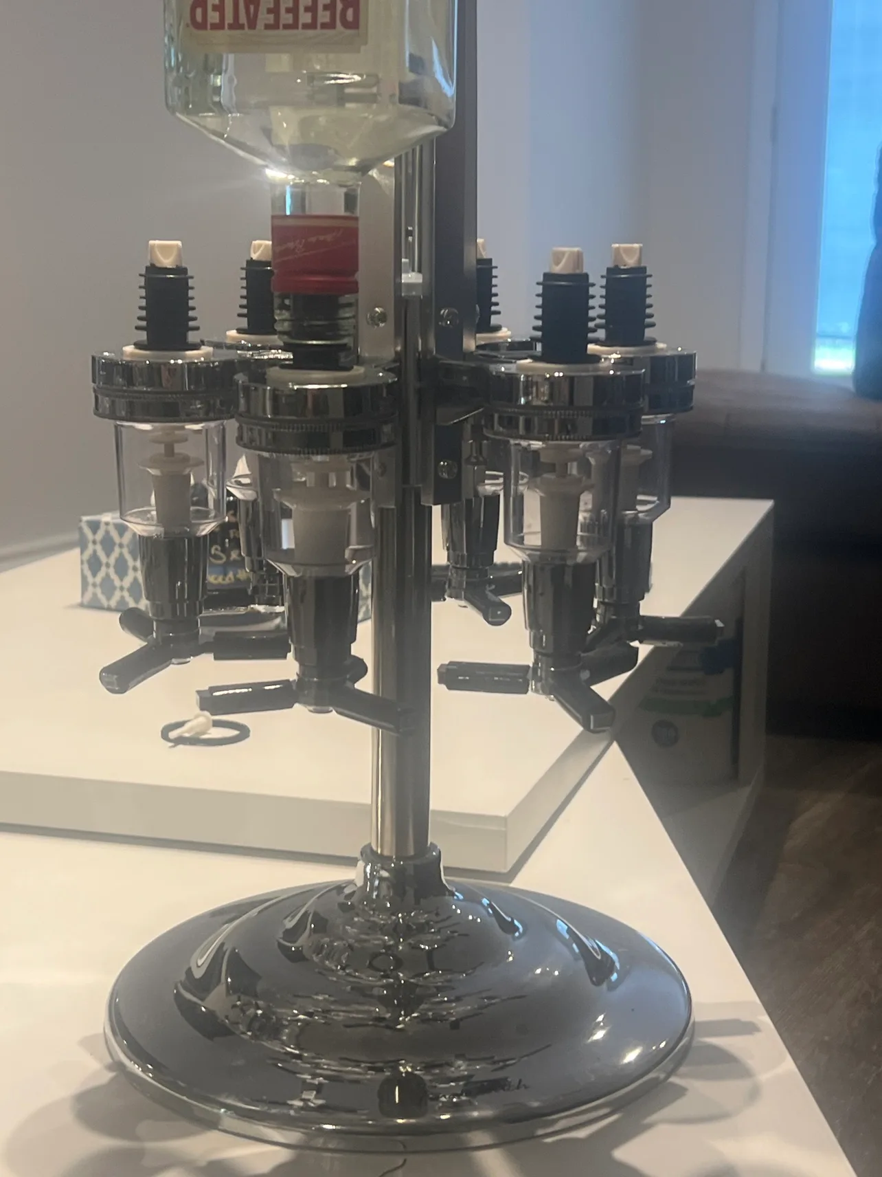 6 Bottle Rotary  Liquor Dispenser image indicator(4)