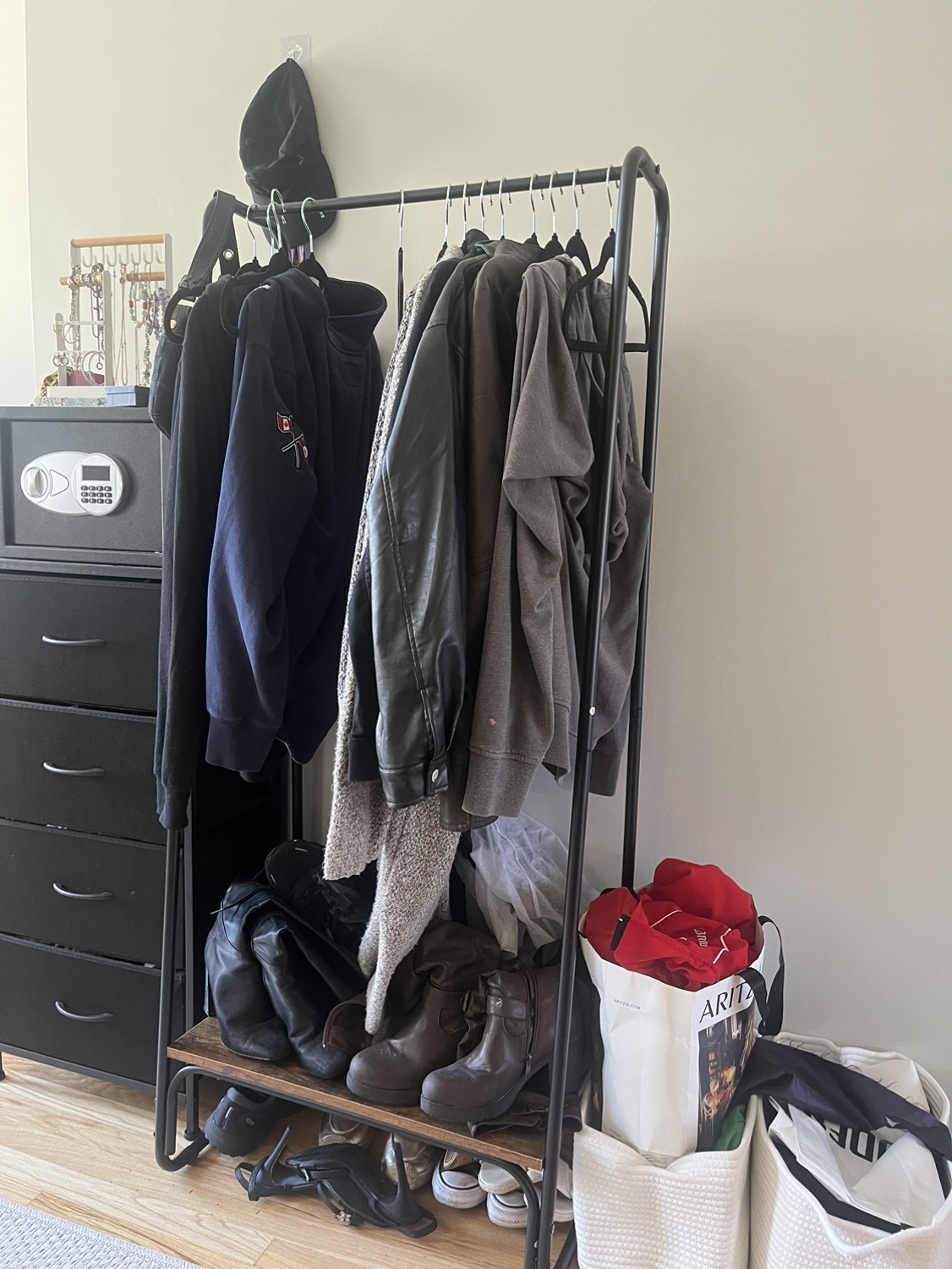 Marcianne Clothing Rack - photo 2