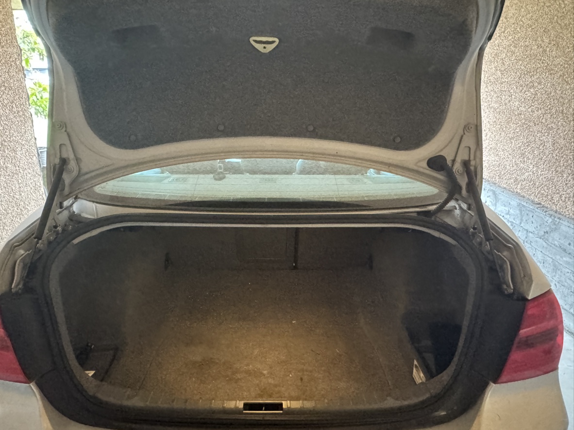 2006 BMW 330i