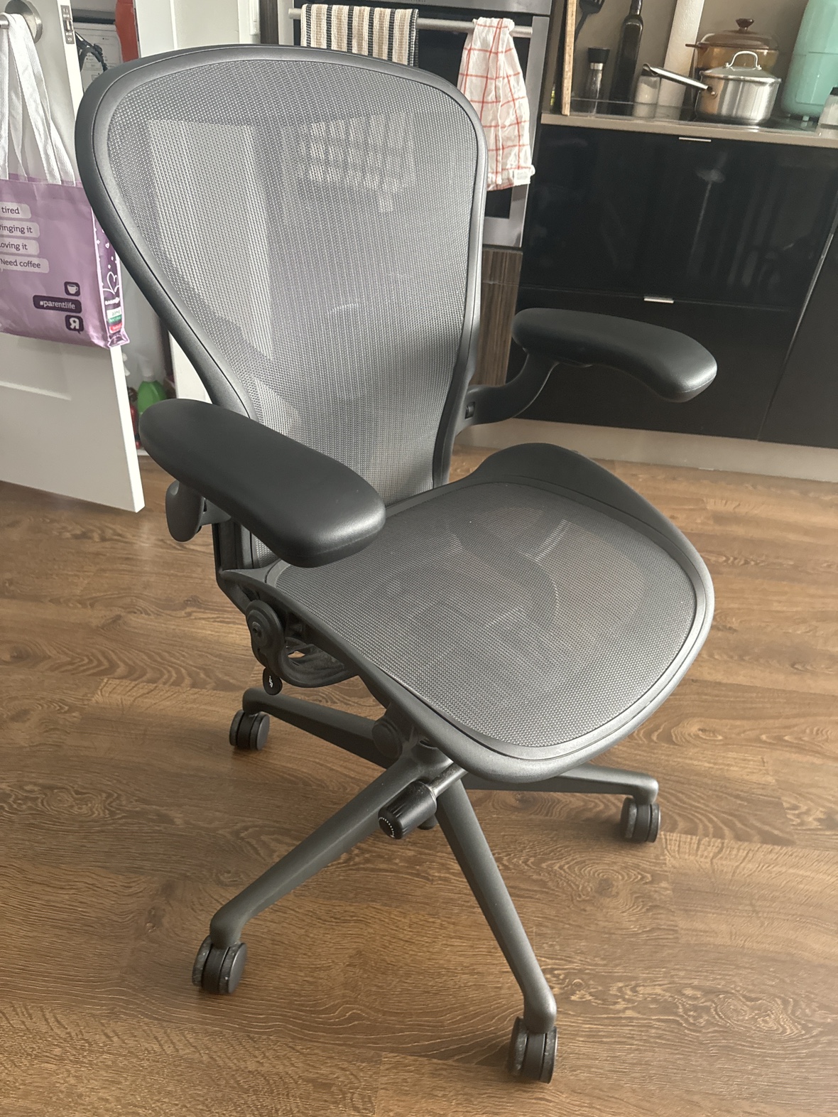 Herman Miller Remastered Aeron Chair - size B - photo 2