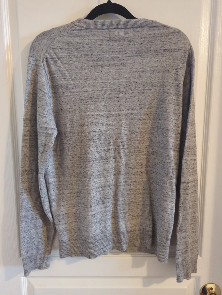Old Navy Grey Sweater - Size M image indicator(2)