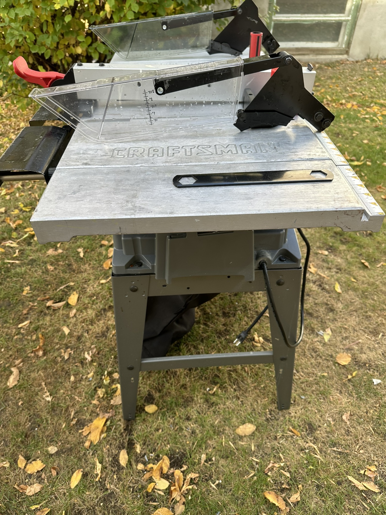 Mastercraft 10"table saw, new condition. - photo 4