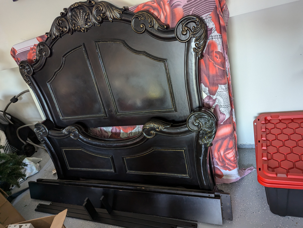 Solid wood Queen bed frame - photo 2