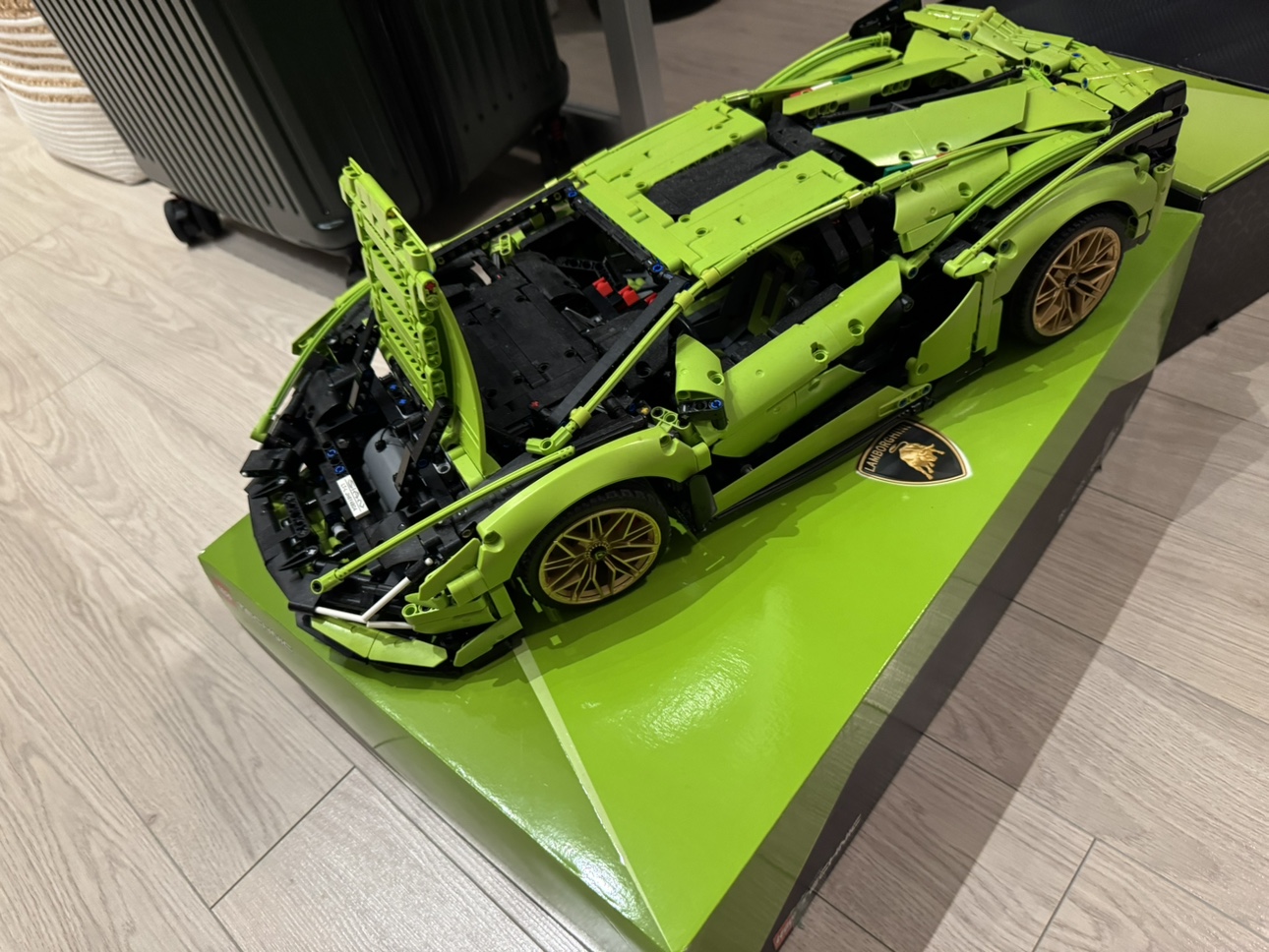 LEGO Technic Lamborghini Sian