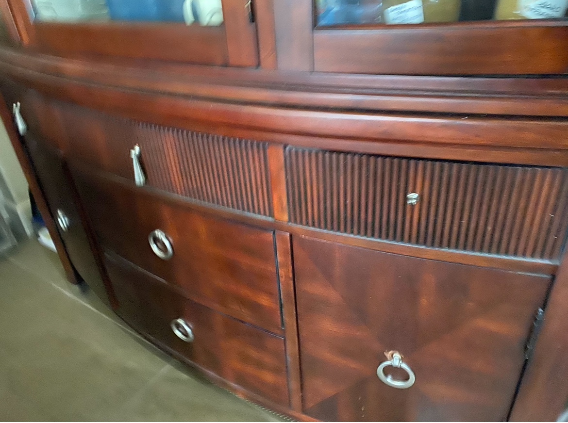 China Cabinet / Hutch - photo 3