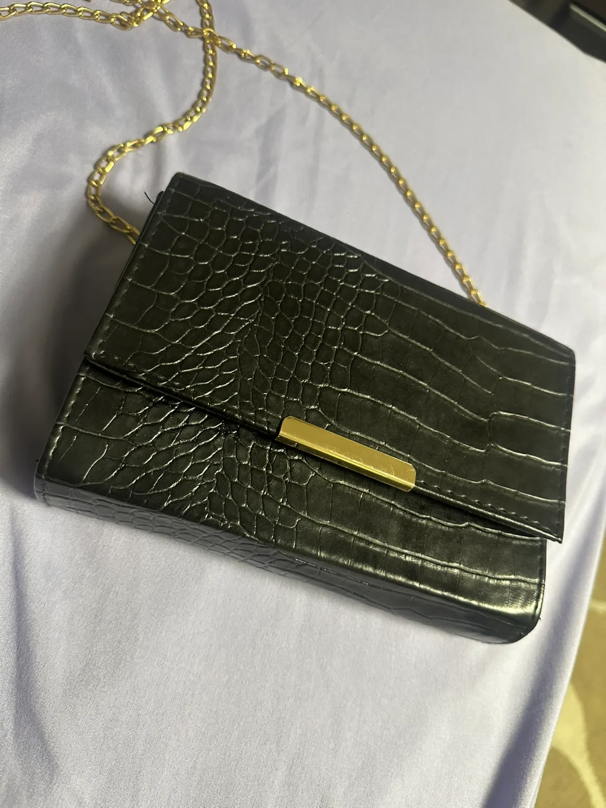 Black Crocodile-Embossed Chain Bag image indicator(2)