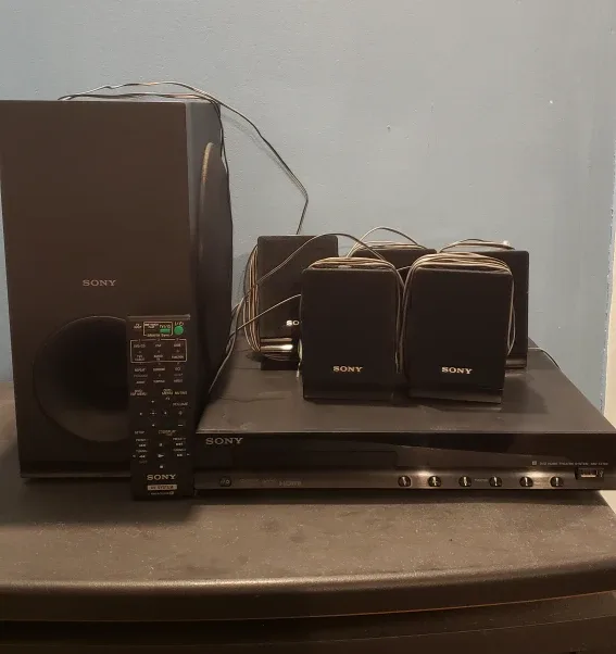 Sony DVD Home Theatre System thumbnail
