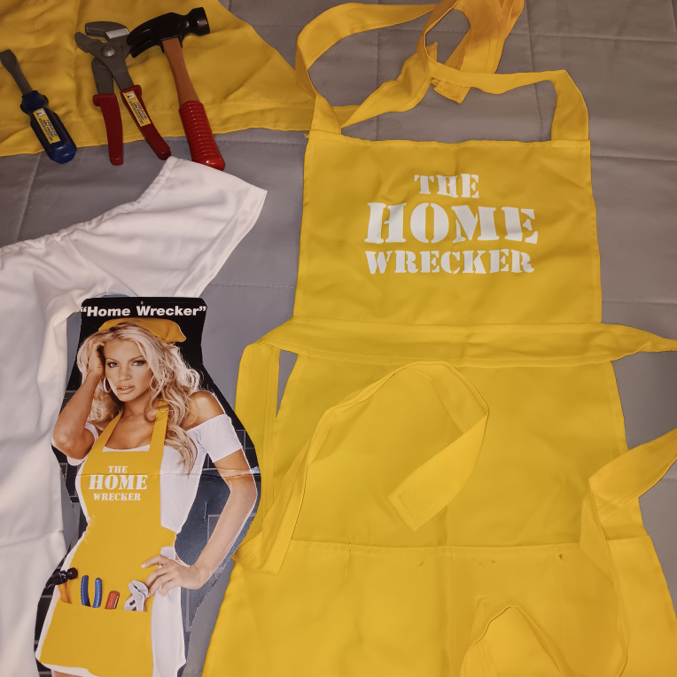 The Home Wrecker Apron Costume - photo 2