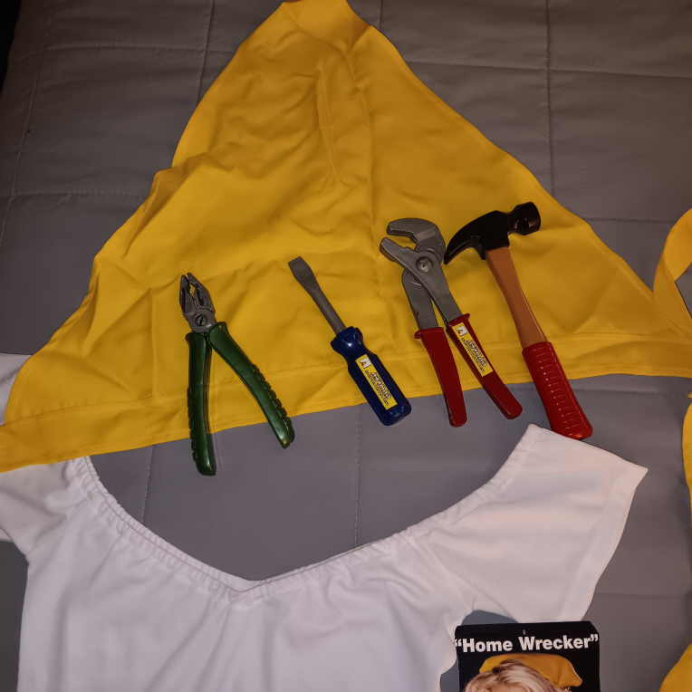 The Home Wrecker Apron Costume - photo 4