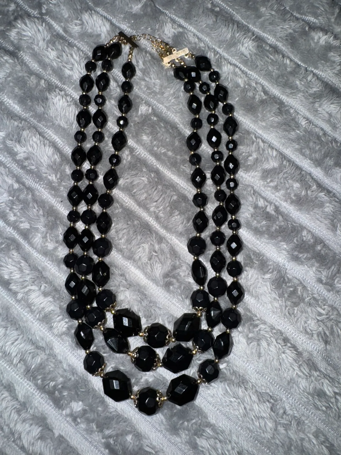 Bag of costume jewellery & accessories. image indicator(7)