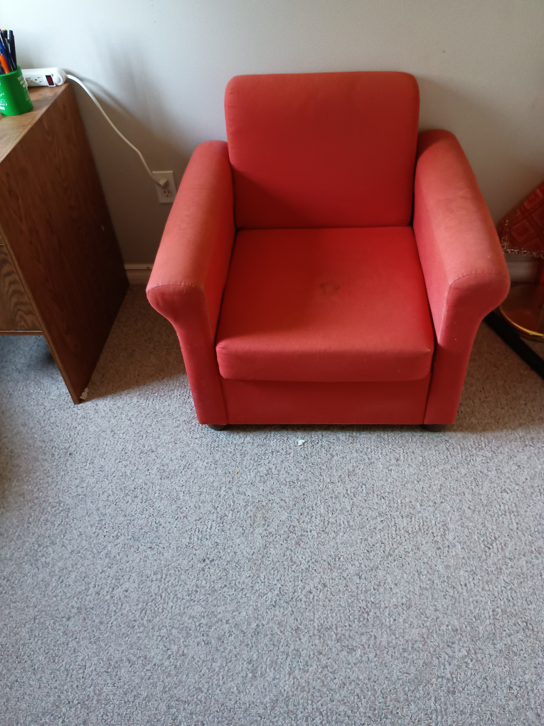 Cozy Red Armchair - photo 2