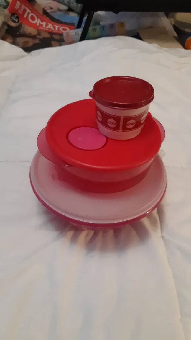 Tupperware Set of 3 Red Bowls with Lids thumbnail