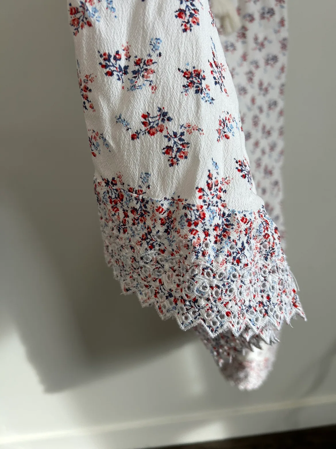 American Eagle Floral Jumpsuit image indicator(9)