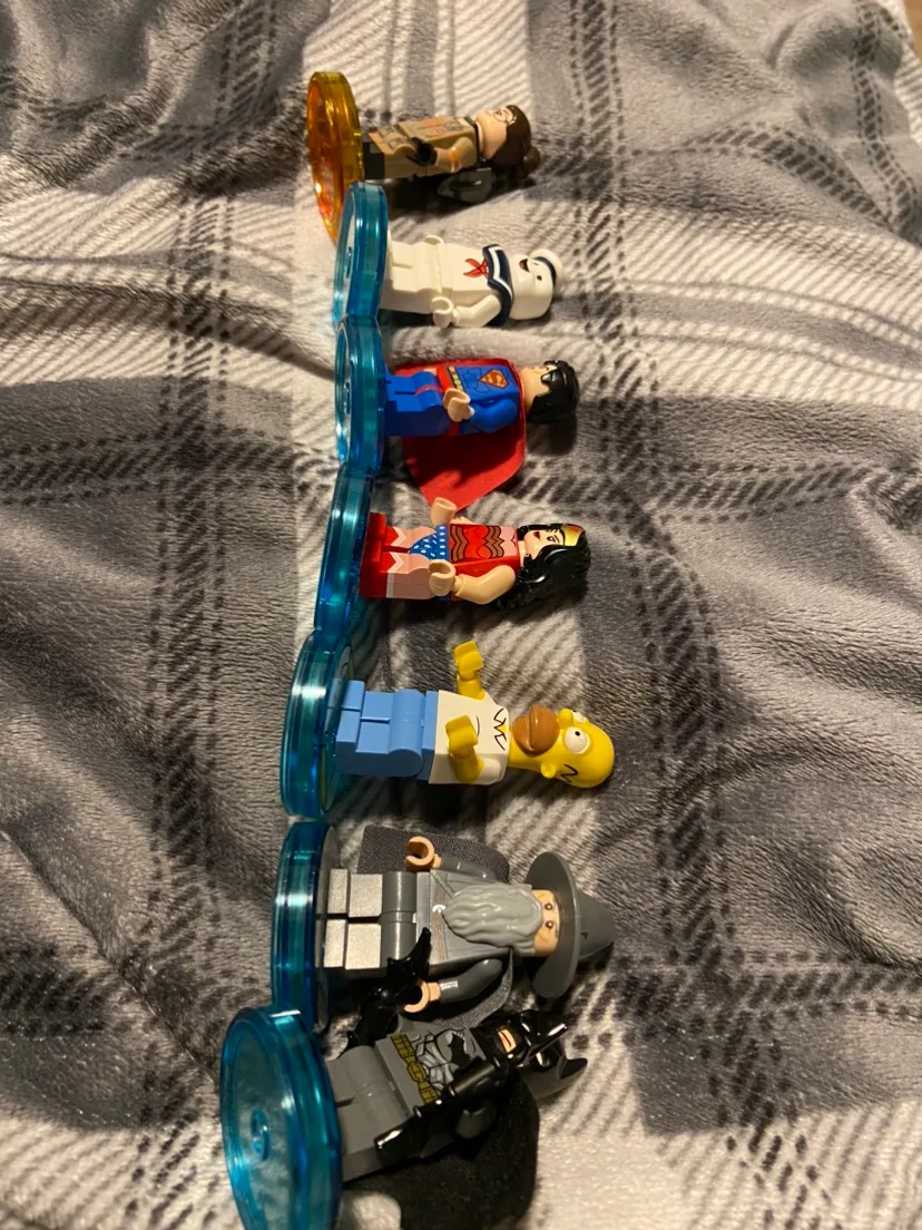 Lot of Lego Minifigures and Lego Dimension Minifigures image indicator(3)